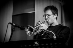 Stefano Eccher suona la tromba